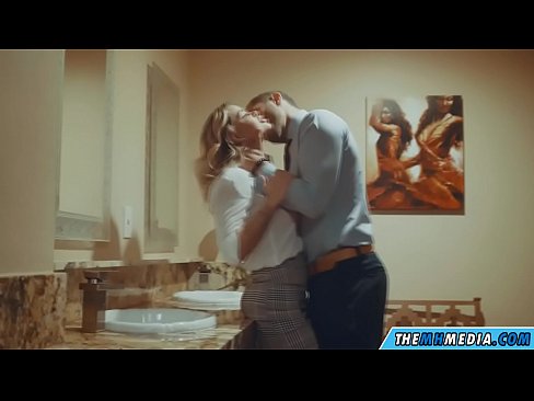 ❤️ Lè yon blond bèl sedui ou nan yon twalèt piblik ️❌ Pornografi Larisi nan ht.8kpornvids.ru ❌❤